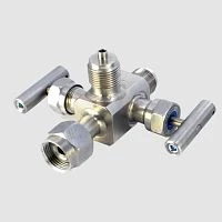 БКН2-24-12Х18Н10Т Блок клапанный 2-х вент. G1/2″(В)/G1/2″(В)/М20х1,5(Н), Pу40МПа УТ000014207